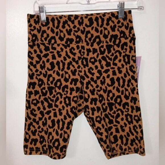 ❄️2/$5❄️[B1] Women's High-Rise Leopard Print Bike Shorts - Medium - Picture 5 of 5
